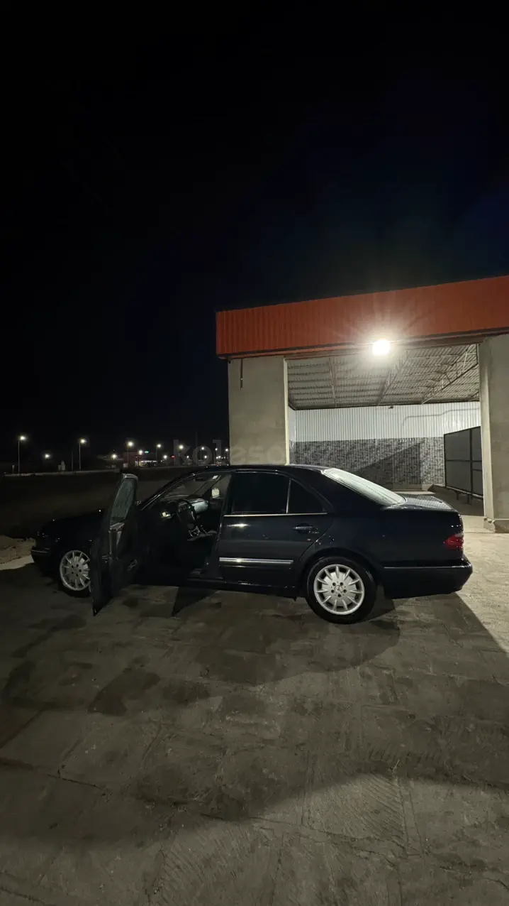 Mercedes-Benz E-Class, 2001