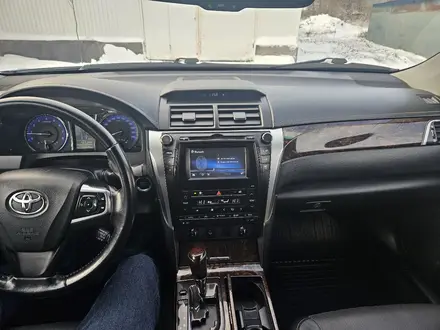 Toyota Camry 2015 года за 12 800 000 тг. в Актобе – фото 9