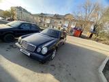 Mercedes-Benz E 240 1998 года за 3 550 000 тг. в Караганда