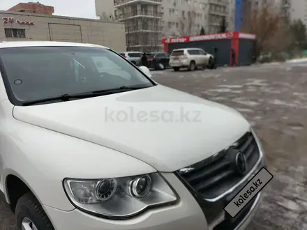 Volkswagen Touareg 2007 года за 5 500 000 тг. в Астана – фото 4