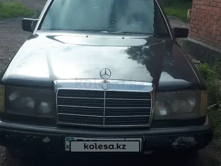 Mercedes-Benz E 200 1993 года за 2 300 000 тг. в Караганда