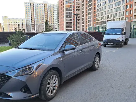 Hyundai Accent 2020 года за 6 580 000 тг. в Астана – фото 2