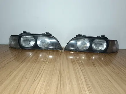 Фары Hella 2шт BMW 5 E39 Дорест 95-00г Оригинал Передние БМВ 5-серия Е39 за 70 000 тг. в Караганда