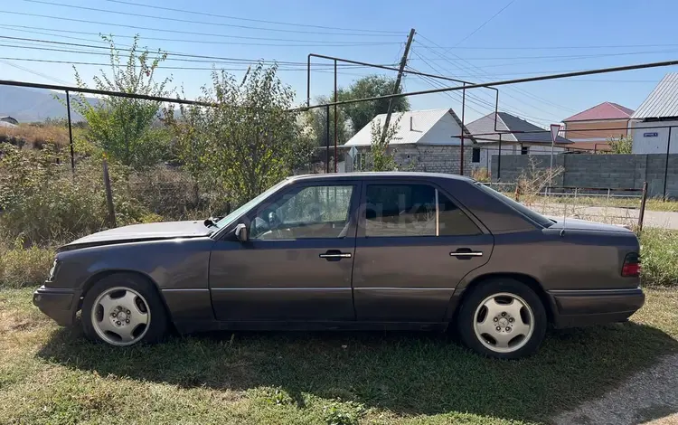 Mercedes-Benz E 320 1993 годаfor750 000 тг. в Алматы