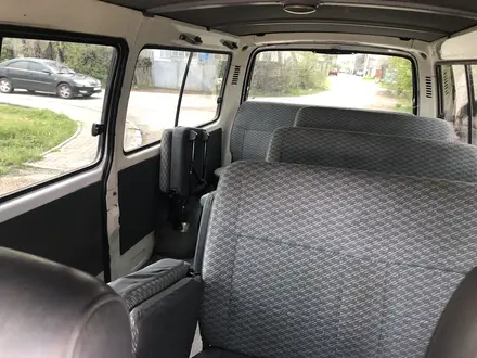 Toyota Hiace 2001 года за 3 600 000 тг. в Алматы – фото 12