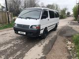 Toyota Hiace 2001 года за 3 600 000 тг. в Алматы