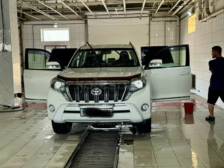 Toyota Land Cruiser Prado 2013 года за 17 300 000 тг. в Атырау