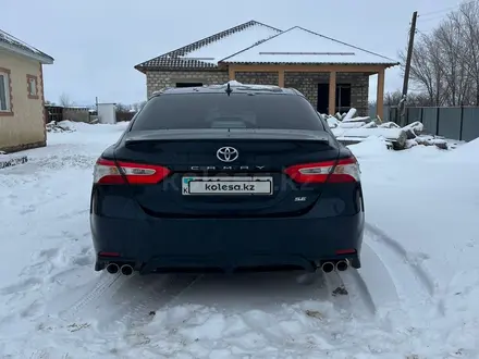 Toyota Camry 2020 года за 12 500 000 тг. в Атырау – фото 9