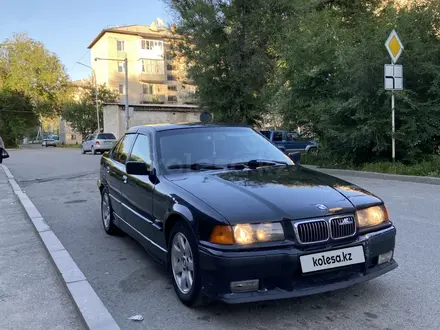 BMW 328 1996 года за 3 100 000 тг. в Талдыкорган