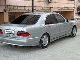 Mercedes-Benz E 320 2000 года за 4 800 000 тг. в Актау – фото 3