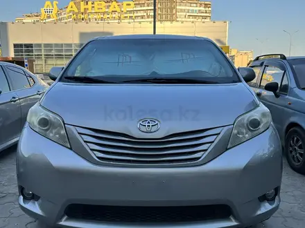 Toyota Sienna 2017 года за 15 000 000 тг. в Актау – фото 2