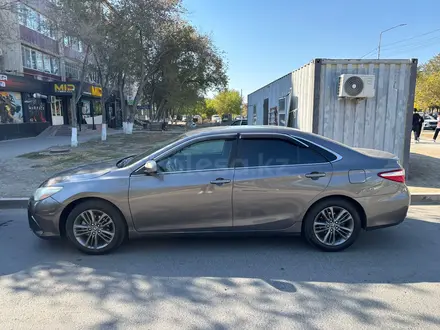 Toyota Camry 2015 года за 5 500 000 тг. в Атырау – фото 2