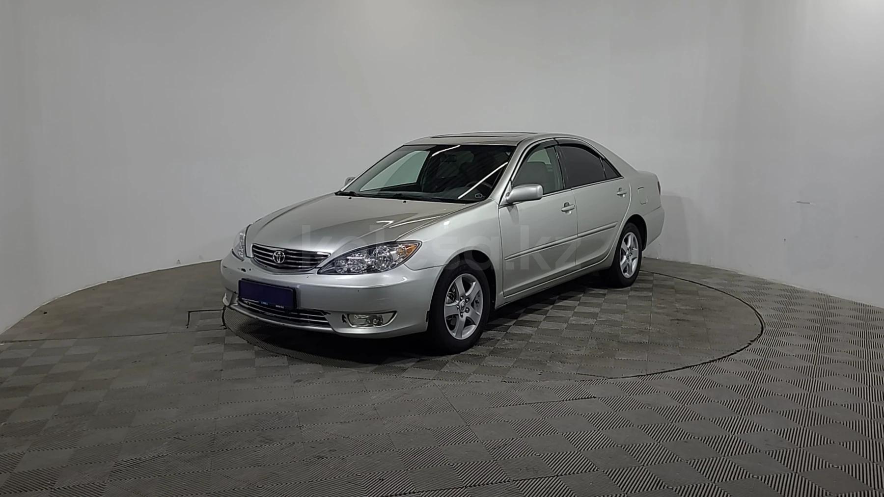 Toyota Camry 2001 г.