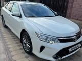 Toyota Camry 2016 годаүшін11 800 000 тг. в Шымкент – фото 2