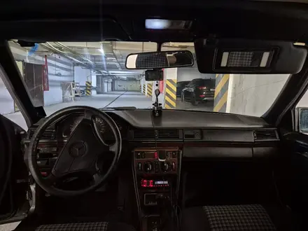 Mercedes-Benz E 280 1994 года за 1 550 000 тг. в Шымкент