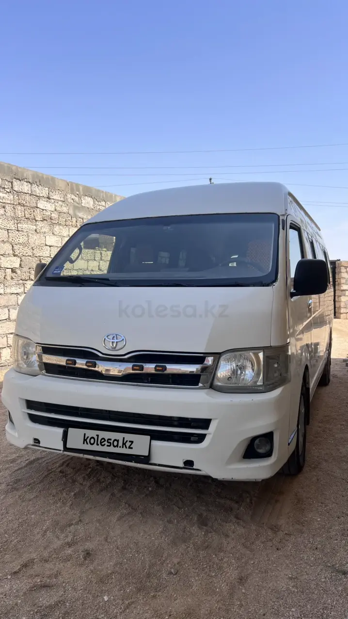 Toyota HiAce, 2013
