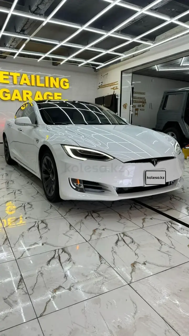 Tesla Model S, 2018