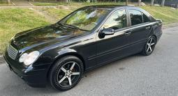 Mercedes-Benz C 200 2002 годаfor3 400 000 тг. в Алматы – фото 4