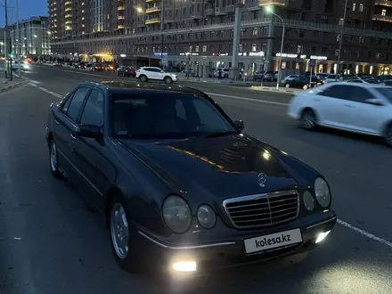 Mercedes-Benz E 320 2000 года за 3 050 000 тг. в Атырау – фото 7