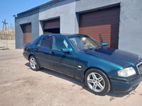 Mercedes-Benz C 200 1994 года за 1 850 000 тг. в Караганда