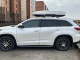 Toyota Highlander 2019 года за 25 555 555 тг. в Петропавловск – фото 4