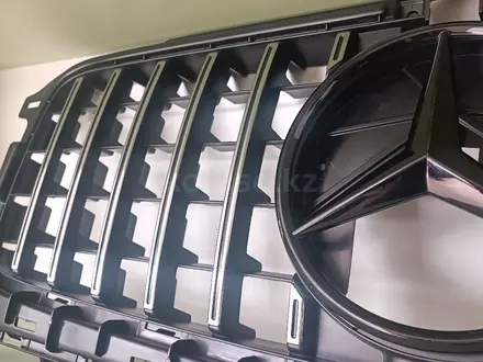 Решетка радиатора Mercedes Benz Gelandewagen G-class за 295 000 тг. в Шымкент – фото 2