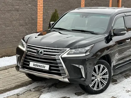 Lexus LX 570 2016 года за 35 500 000 тг. в Актобе – фото 2