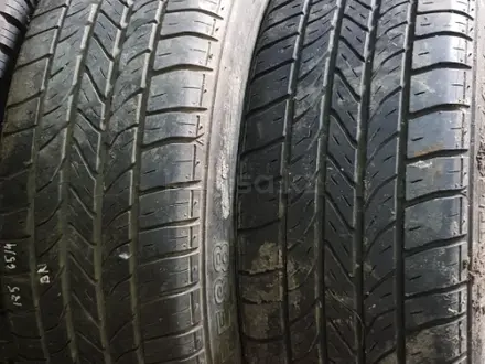 Две шины б. У BRIDGESTONE 185/65 R14 за 35 000 тг. в Усть-Каменогорск