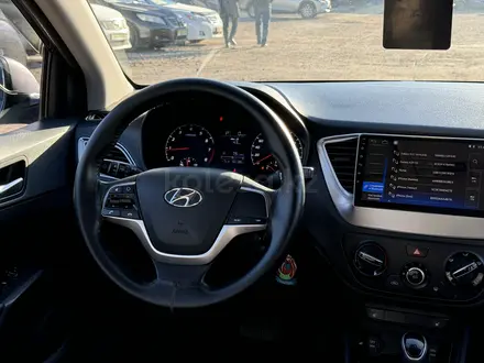 Hyundai Accent 2022 года за 8 200 000 тг. в Актобе – фото 8