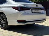 Lexus ES 250 2022 года за 26 000 000 тг. в Атырау – фото 3