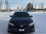 Toyota Camry 2012 года за 6 000 000 тг. в Актобе – фото 2