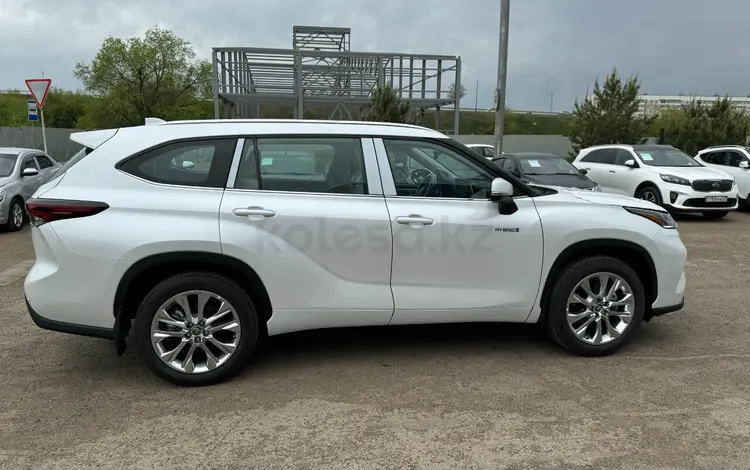 Toyota Highlander Prestige 2025 года за 26 800 000 тг. в Уральск