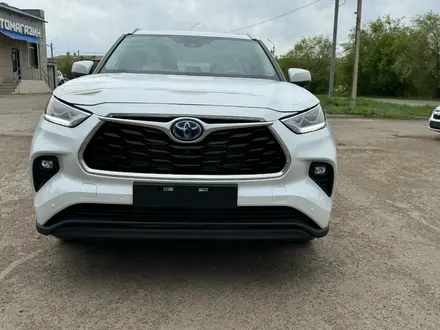 Toyota Highlander Prestige 2025 года за 26 800 000 тг. в Уральск – фото 2