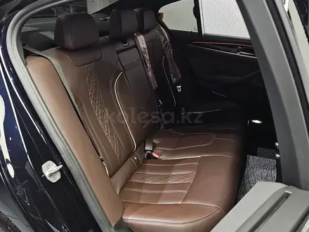 BMW 530 2023 года за 22 750 000 тг. в Алматы – фото 11