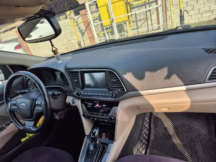 Hyundai Elantra 2017 года за 6 100 000 тг. в Алматы – фото 3