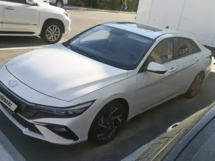 Hyundai Elantra 2024 года за 9 500 000 тг. в Атырау – фото 2