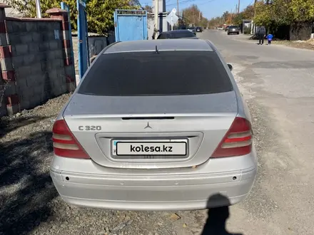 Mercedes-Benz C 320 2003 года за 1 500 000 тг. в Алматы – фото 2