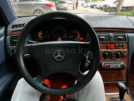 Mercedes-Benz E 200 1996 года за 2 300 000 тг. в Астана – фото 5