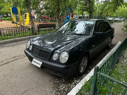 Mercedes-Benz E 200 1996 года за 2 300 000 тг. в Астана – фото 3