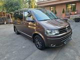 Volkswagen Multivan 2013 года за 19 500 000 тг. в Алматы – фото 2