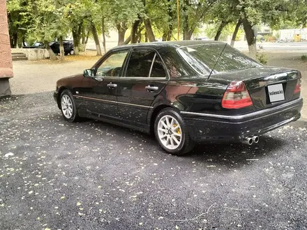 Mercedes-Benz C 220 1994 года за 2 800 000 тг. в Тараз – фото 7