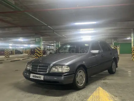 Mercedes-Benz C 180 1994 года за 2 200 000 тг. в Павлодар