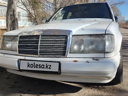 Mercedes-Benz E 200 1989 года за 1 500 000 тг. в Караганда – фото 3