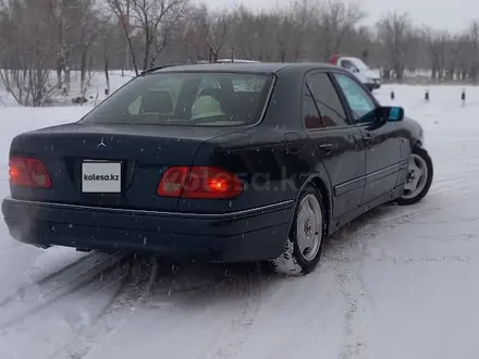 Mercedes-Benz E 240 1997 года за 2 500 000 тг. в Уральск – фото 5