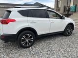 Toyota RAV4 2015 года за 11 600 000 тг. в Шымкент – фото 4