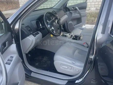 Toyota Highlander 2013 года за 9 200 000 тг. в Актобе – фото 6
