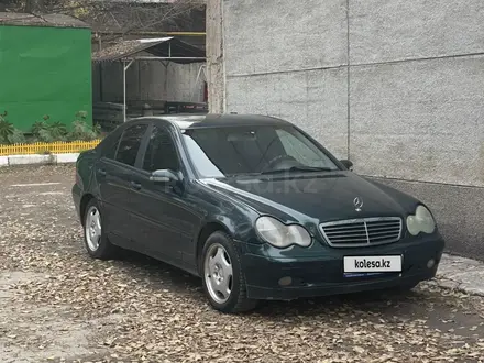 Mercedes-Benz C 180 2001 года за 3 000 000 тг. в Алматы