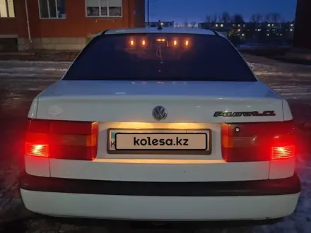 Volkswagen Passat 1995 года за 2 000 000 тг. в Аксу – фото 2