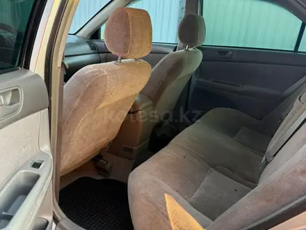 Toyota Camry 2003 года за 3 300 000 тг. в Актобе – фото 4