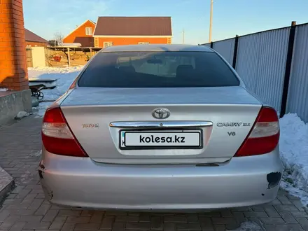 Toyota Camry 2003 года за 3 300 000 тг. в Актобе – фото 2
